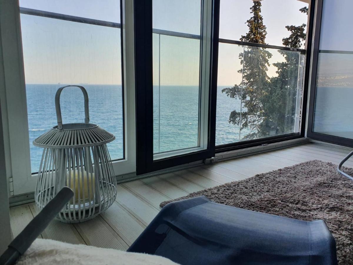 First Row To The Sea Apartamento Opatija Exterior foto