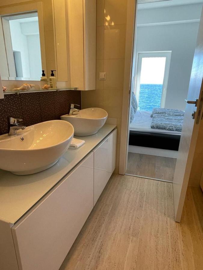 First Row To The Sea Apartamento Opatija Exterior foto